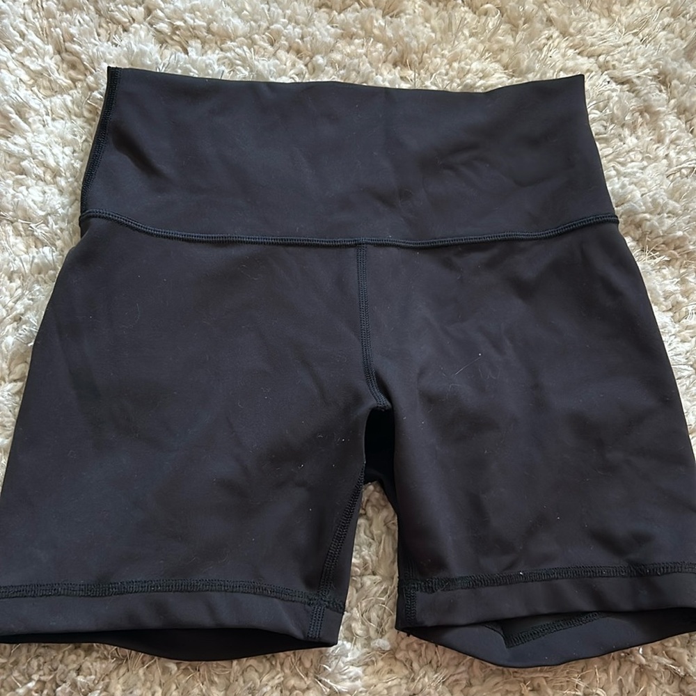 Lulu wunder under spandex